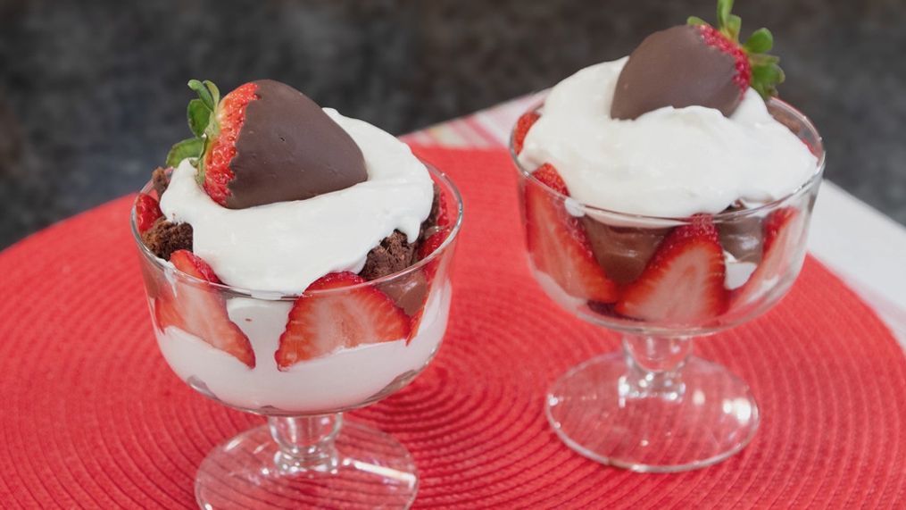 Valentine’s Chocolate Strawberry Trifle 